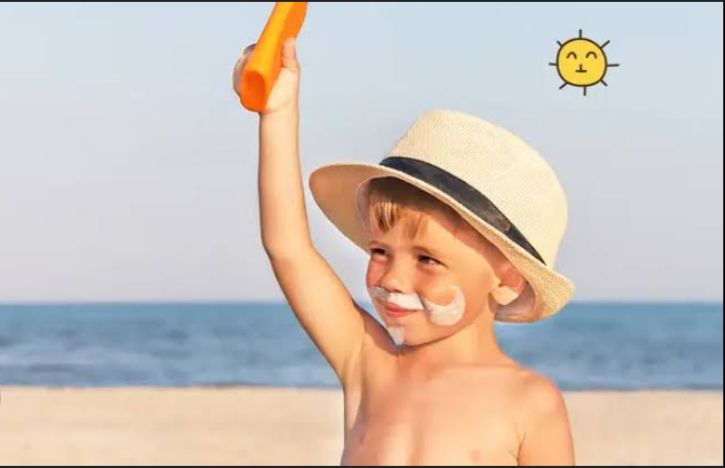 Apakah Anak-Anak Bisa Gunakan Sunscreen? Lantas Gimana Ketentuan Penggunaannya