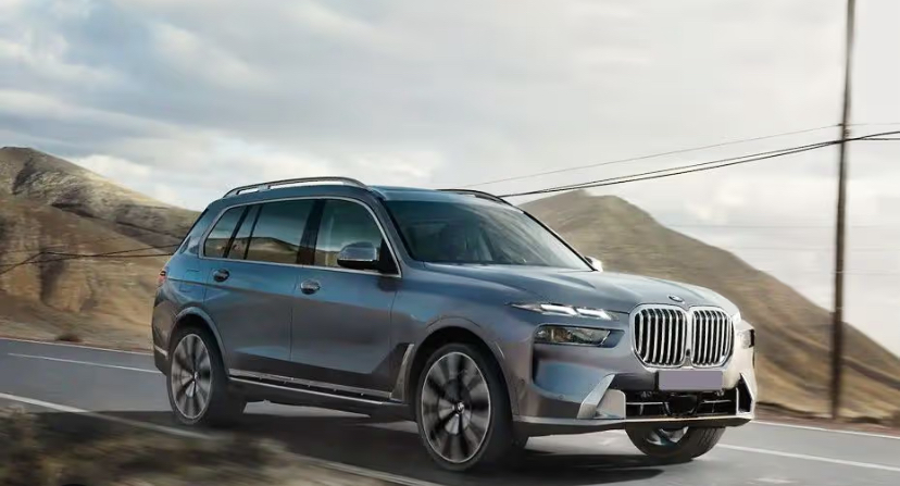 BMW X7 Kini Hadir dengan Dukungan Android Auto Tanpa Kabel