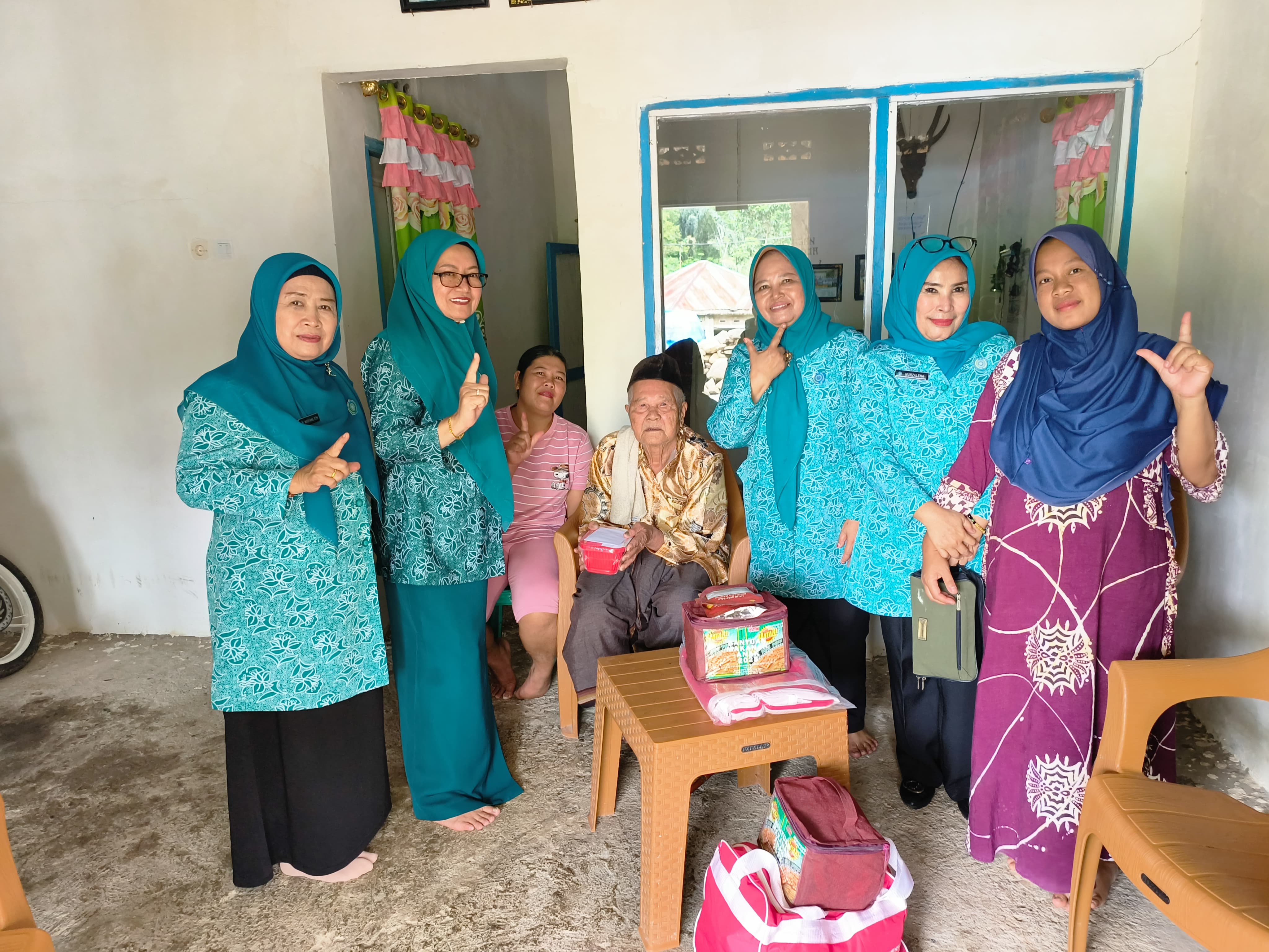  TP-PKK Gelar Aksi Sosial di Desa Danau Liang