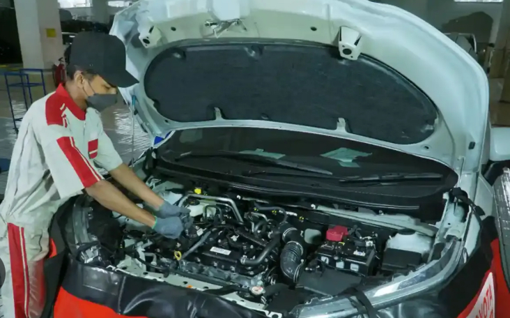 4 Tanda Mobil Toyota Harus Segera Ganti Oli Mesin