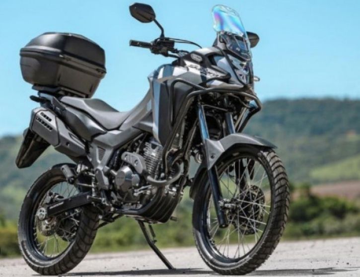 Honda XRE Sahara 300 Unggul Tenaga dan ABS, Cek Harganya 