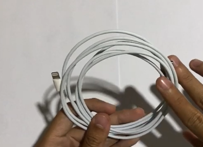 Stop Pakai Kabel KW! Kenali Ciri Kabel Data USB Lightning iPhone yang Bagus untuk Pemakaian Sehari-hari