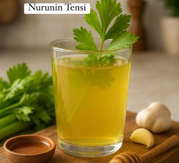 3 Khasiat Seledri Campur Madu yang Bikin Kaget