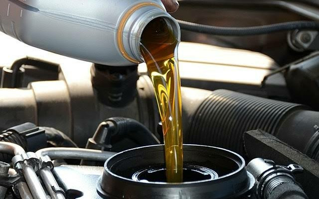 Cuaca Panas Saat Liburan, Jangan Abaikan Kondisi Oli Mesin Mobil