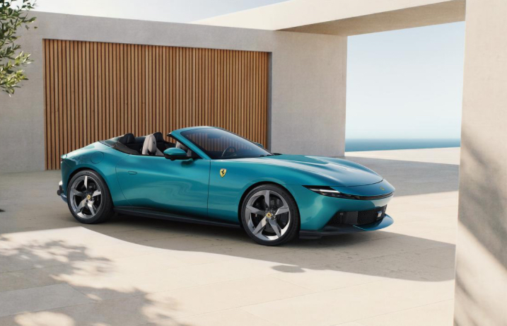 Ferrari Amalfi Spider Meluncur, V8 640 HP