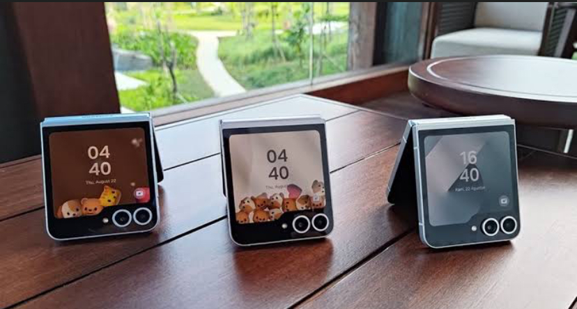 Cara Menambah Aplikasi di Layar Penutup Galaxy Z Flip7