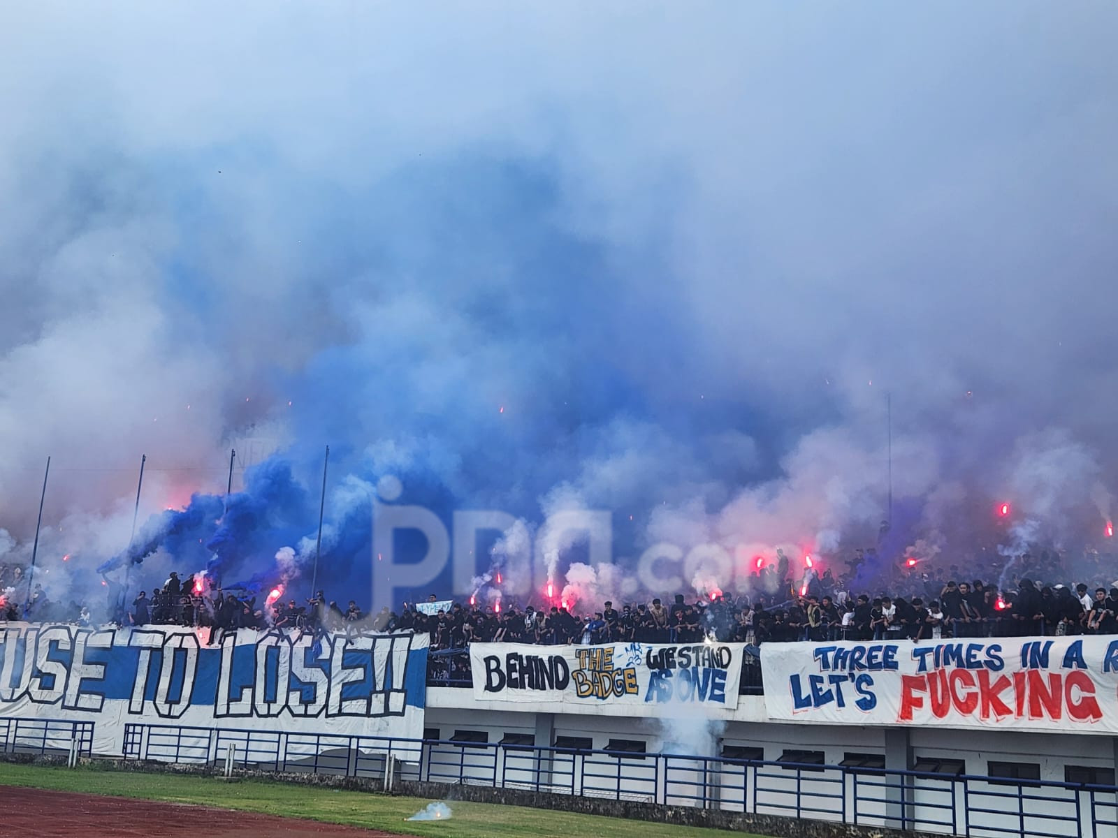 Persib Ingatkan Bobotoh: Regulasi Larang Suporter Tamu Hadir di Stadion Segiri