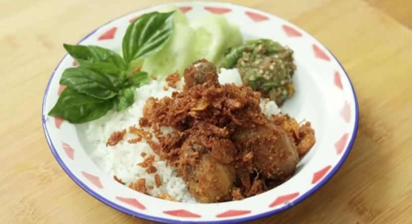 Resep Ayam Goreng Serundeng Bawang, Cocok Untuk Bekal Sekolah Anak-Anak