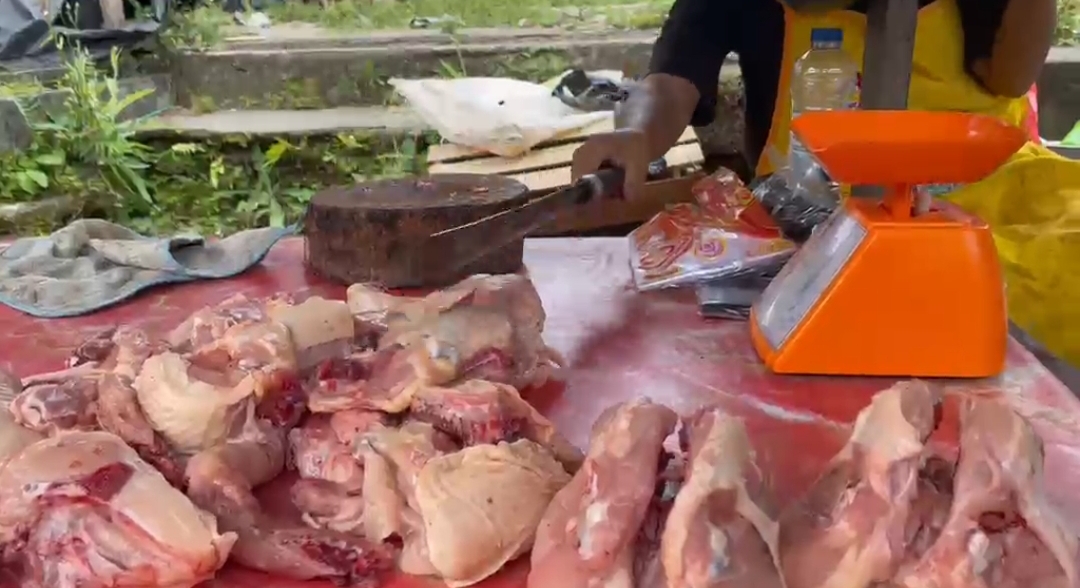 Cabai dan Bawang Turun, Daging Ayam Naik Tajam di Pasar 