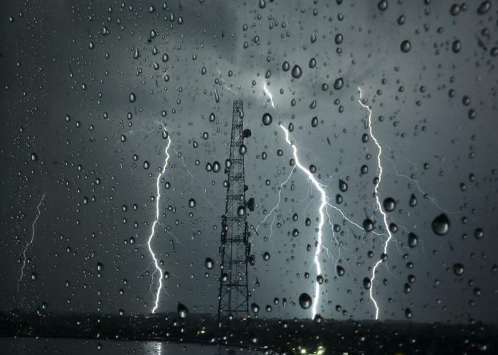 Sejumlah Daerah Ini Diprediksi Akan Terdampak Hujan Lebat Akibat Sirkulasi Siklonik 