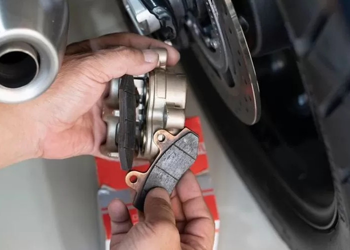  5 Tanda Kampas Rem Motor Perlu Diganti, Silakan Disimak