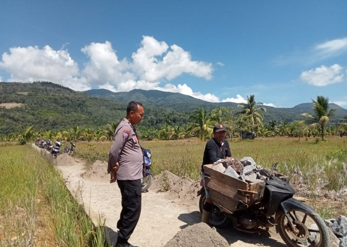 Musim Paceklik, Polsek Lebong Tengah Dorong Proyek Dana Desa Serap Pekerja Lokal