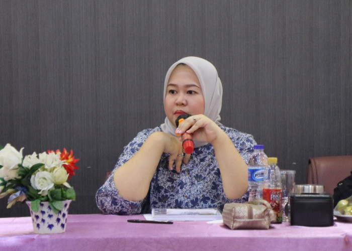Senator Riri Sampaikan Strategi Antisipasi Resesi di Bengkulu 