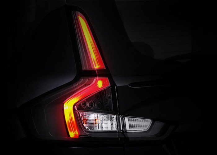 Suzuki XL7 Hybrid Alpha Kuro Resmi Meluncur di Indonesia, Intip Desain, Fitur, dan Harga Terbaru 2025