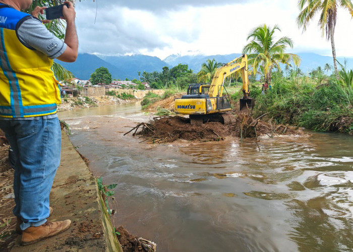 2 Pekan Pasca Banjir Bandang, 2 Sungai di Lebong Mulai Normalisasi