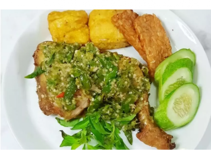 Resep Ayam Penyet Cabe Ijo Gurih dan Empuk