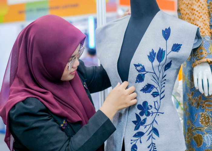 LinkUMKM BRI Dorong Pengusaha Perempuan Naik Kelas, JJC Rumah Jahit Berhasil Kembangkan Fesyen Wastra 