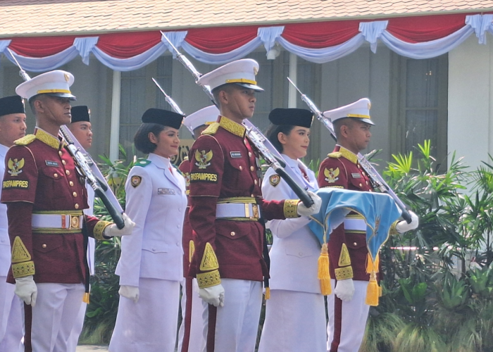 Air Mata Haru Celina Olivia, Pembawa Baki Paskibraka HUT ke-81 RI di Istana Merdeka