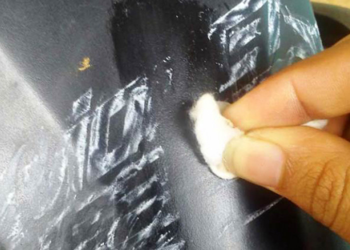 Cara Menghilangkan Bekas Stiker di Body Motor