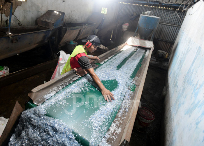 Harga Plastik Naik,Purbaya Sebut Hanya Sementara