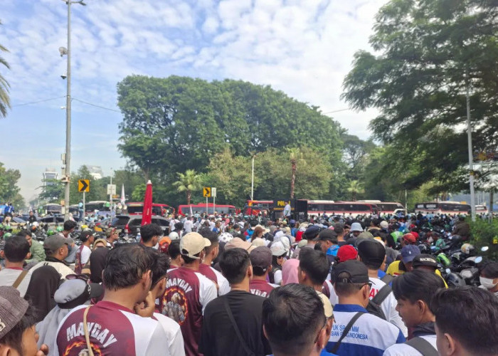 May Day 2026: 100 Ribu Buruh dan Ojol Padati Monas, Presiden Prabowo Dijadwalkan Hadir