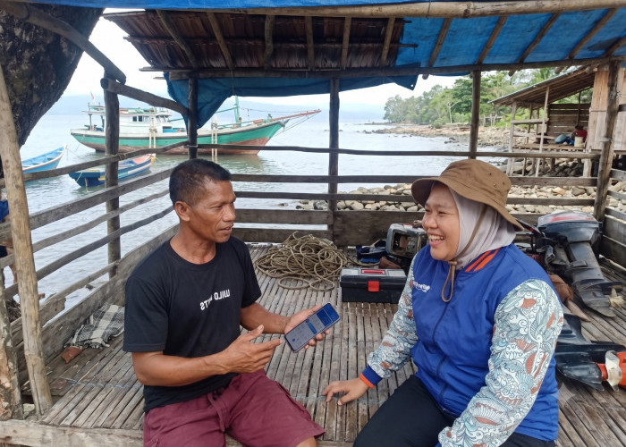Terjang Ombak, Dedikasi Mantri BRI yang Membuka Jalan Akses hingga Perbaiki Nasib Nelayan di Pulau Seram