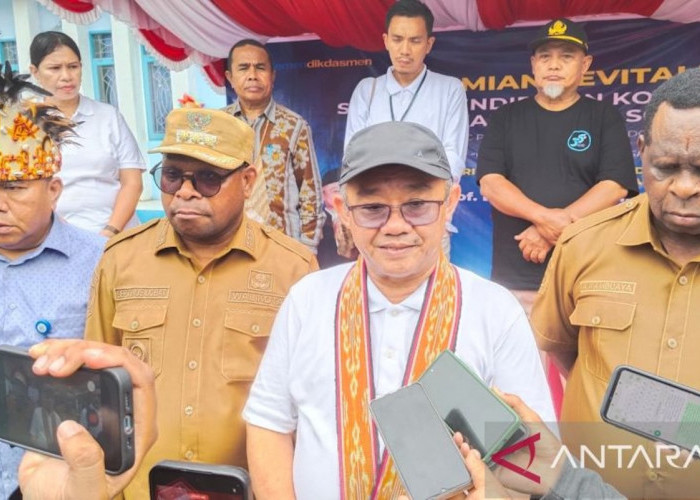 Mendikdasmen Abdul Mu'ti Pastikan Guru Non-ASN Tetap Bekerja hingga Akhir 2026