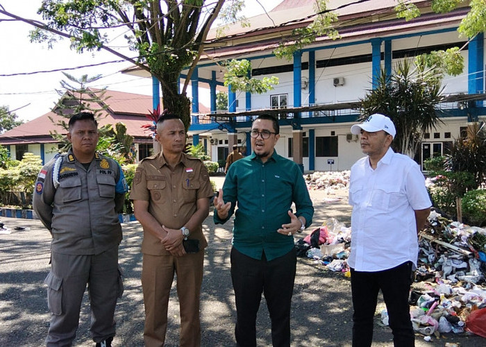 Aksi Pembuangan Sampah di Kantor Wali Kota Bengkulu Dinilai Terorganisir, DPRD Minta Perda Ditegakkan
