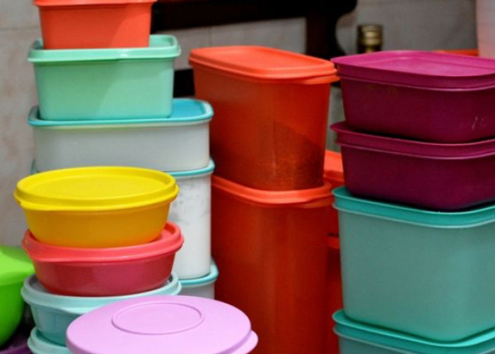 5 Cara Membersihkan Tupperware Bau dengan Bahan Sederhana di Rumah