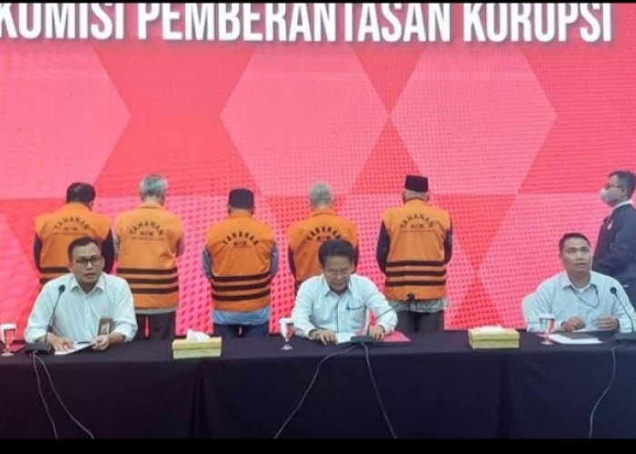 Perkara Suap APBD, 5 Eks Anggota Dewan Jambi Gunakan Rompi Orange KPK 