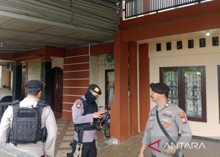 KPK Geledah Rumah Pribadi Kabid SDA Dinas PUPR Kota Bengkulu, Bawa 3 Koper & 1 Kardus Dokumen