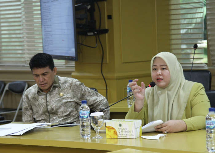 Tanamkan Cinta Al Qur'an, Senator Muda Riri Bagikan Mushaf Quran di Bengkulu