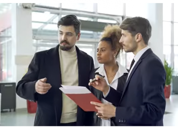 13 Merek Mobil yang Menghadapi Krisis dan Risiko Kebangkrutan