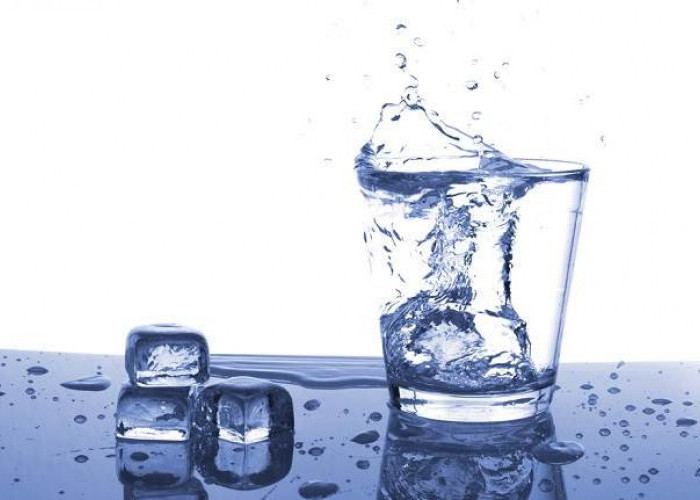 5 Manfaat Suka Minum Air Dingin, Bikin Kulit Makin Glowing
