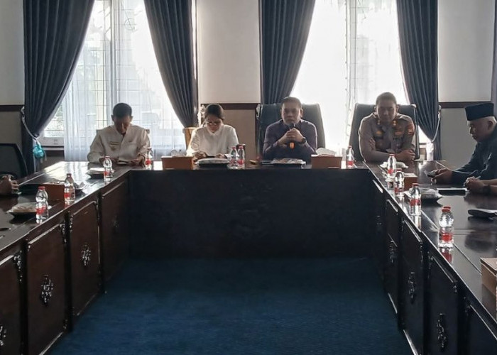 Bupati Azhari Soroti SPPG Tak Koordinasi soal MBG, Usai Keracunan Massal Pelajar di Lebong