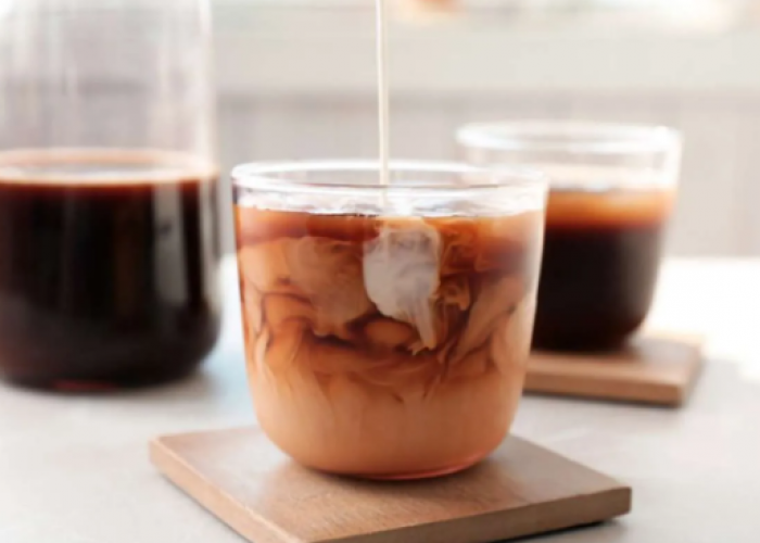  4 Bahaya Minum Kopi Susu Gula Aren Setiap Hari yang Perlu Diwaspadai