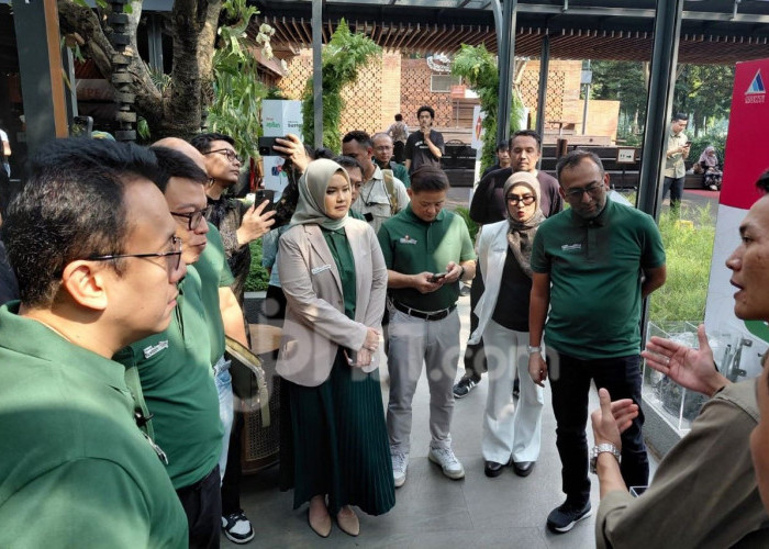 Luncurkan Sustainability Report 2025, Telkomsel Operasikan 361 BTS Bertenaga Solar Panel dan Mikrohidro