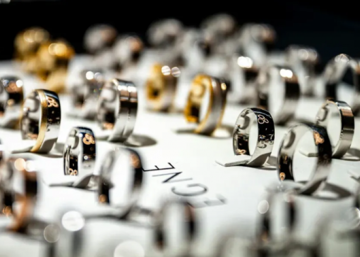 Harga Emas Perhiasan Hari Ini 3 Februari 2026 Turun Tajam, Cek Harga Terbaru Raja Emas Indonesia dan Lakuemas