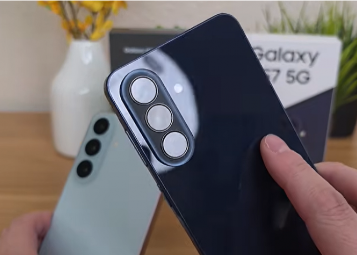 Samsung Galaxy S26 FE vs Galaxy A57 5G: Mana yang Lebih Baik untuk Dibeli?
