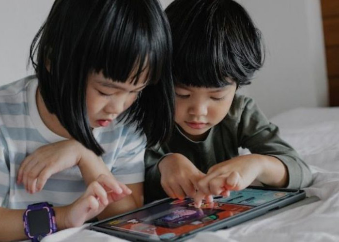 Apa Bahaya Screen Time dan Bagaimana Cara Menghilangkan Kebiasaan Screen Time Pada Anak-Anak