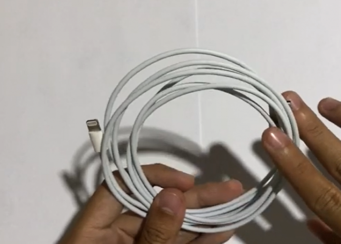 Stop Pakai Kabel KW! Kenali Ciri Kabel Data USB Lightning iPhone yang Bagus untuk Pemakaian Sehari-hari