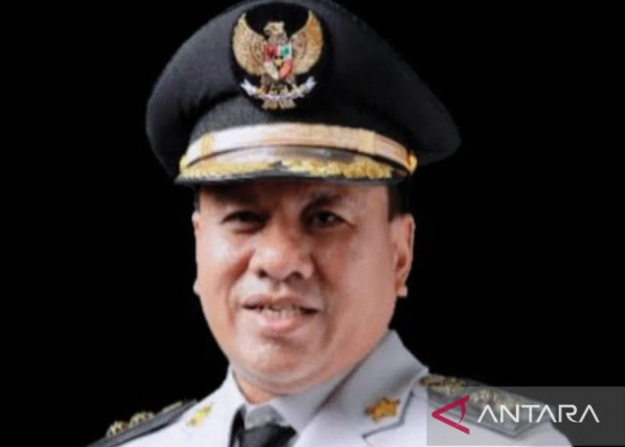 Bupati Kuansing Suhardiman Amby dan Sekda Zulkarnain Serahkan Diri ke KPK