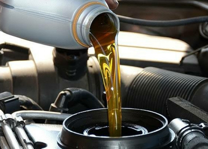 Cuaca Panas Saat Liburan, Jangan Abaikan Kondisi Oli Mesin Mobil