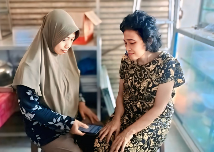 Bangkit dari Keterbatasan, Usaha Kue Tantiningsih Mampu Topang Ekonomi Keluarga Berkat Sinergi Holding UMi