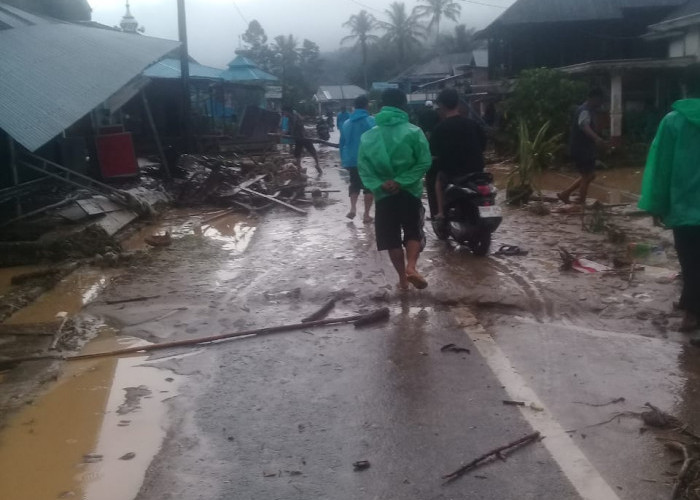 Banjir Bandang Selasa 16 April, Mengingatkan Warga Lebong Akan Kejadian Serupa 29 Tahun Lalu