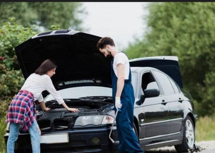 Tips Wanita Hadapi Mobil Mogok Saat Berada di Jalan Sepi
