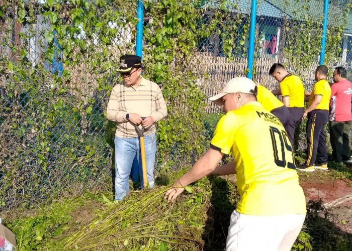 Pemkab, TNI-Polri Kompak Bersihkan Sport Center Lewat Gerakan Indonesia Asri