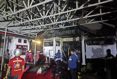 Kebakaran Hebat Hanguskan Kantor Lurah Sumur Meleleh Kota Bengkulu