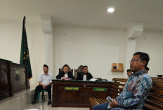 Disebut Terima Fee, Mantan Bupati Lebong Bantah di Persidangan 