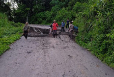 Jalan Talang Ratu Amblas Lagi, Warga Pertanyakan Janji  Perbaikan Gubernur Bengkulu Helmi Hasan